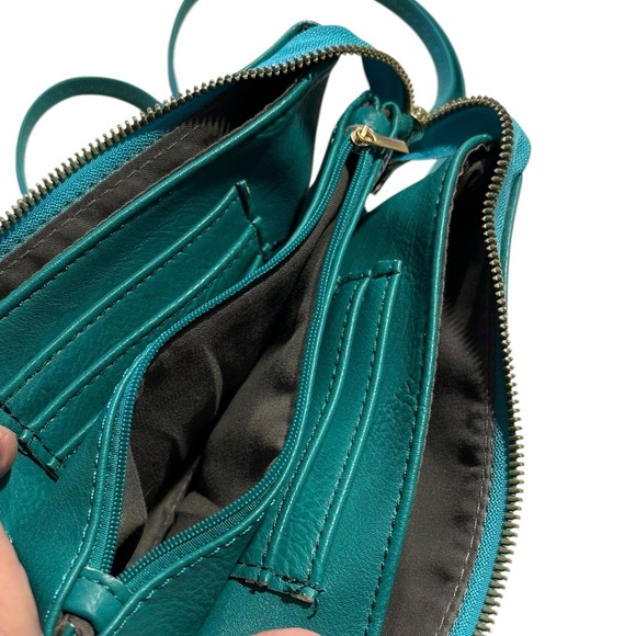 FOUR bag bundle!  Two NWT and one Teal and  one Pink Crossbody Bags - Picture 9 of 16